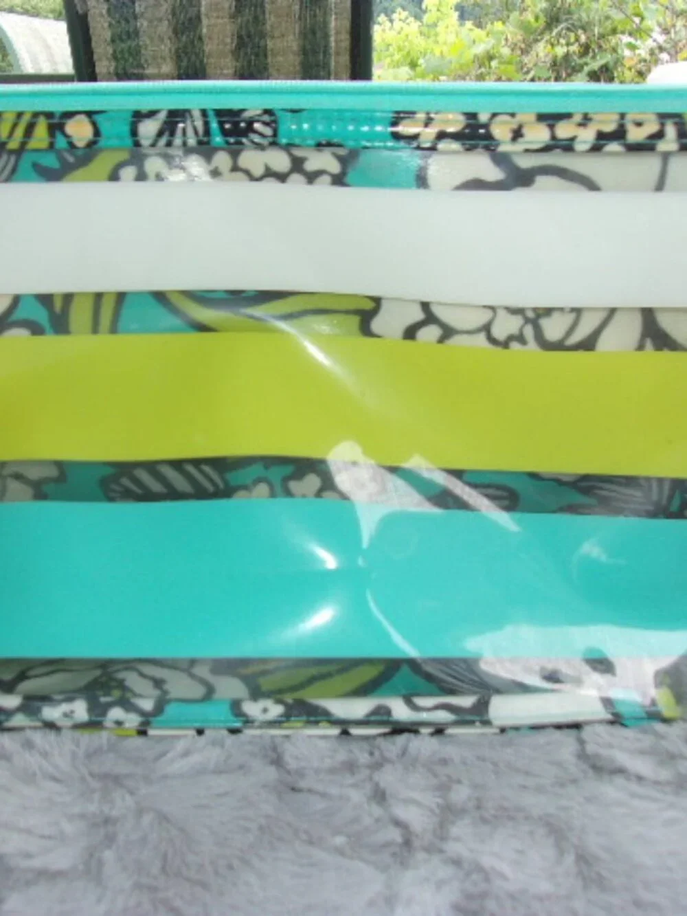 E-288 VERA BRADLEY CLEAR COLORFUL POUCH/COSMETIC/BEACH TOTE (BAG)